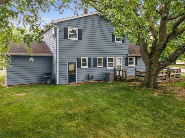 308 Long Ave, North Aurora, IL 60542 - rear view of property with a lawn