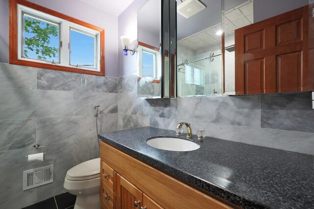9043 Oriole Ave, Morton Grove, IL 60053 - unfurnished bedroom featuring light wood-style floors and a closet