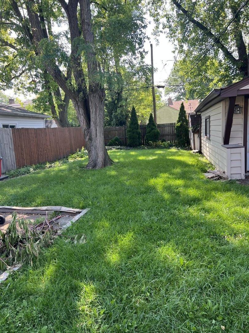 1860 Belleview Ave, Westchester, IL 60154 - view of fenced backyard