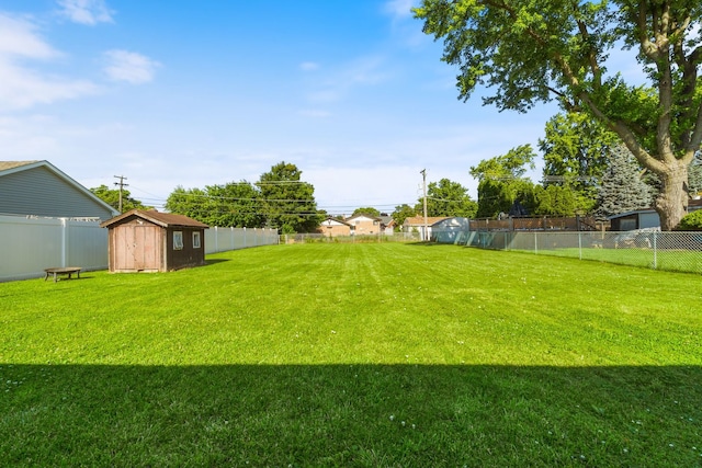 8116 Leamington St, Burbank, IL 60459 - fenced backyard featuring a storage shed