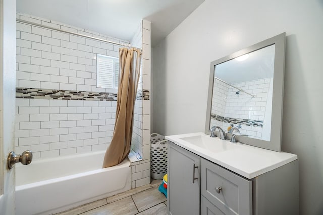 8116 Leamington St, Burbank, IL 60459 - full bath with shower / tub combo with curtain and vanity