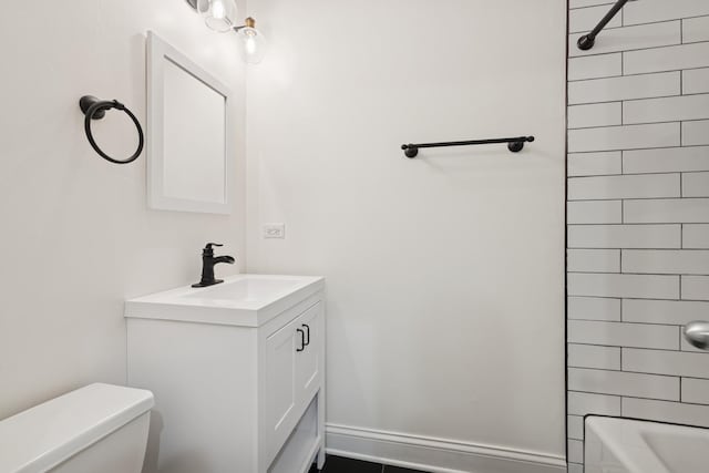 1701 N Washtenaw Ave Unit 1E, Chicago, IL 60647 - bathroom with vanity and shower / tub combination