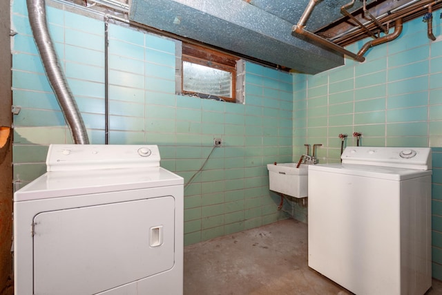 874 Hillandale Dr, Antioch, IL 60002 - washroom with washer and clothes dryer and tile walls
