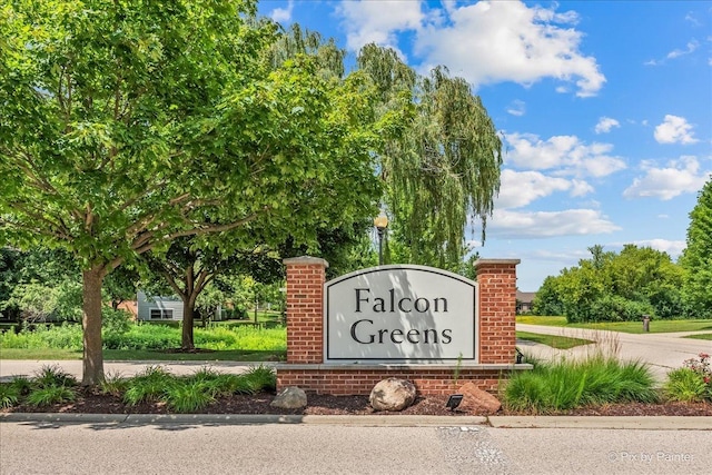 9196 Falcon Greens Dr, Lakewood, IL 60014 - view of community sign