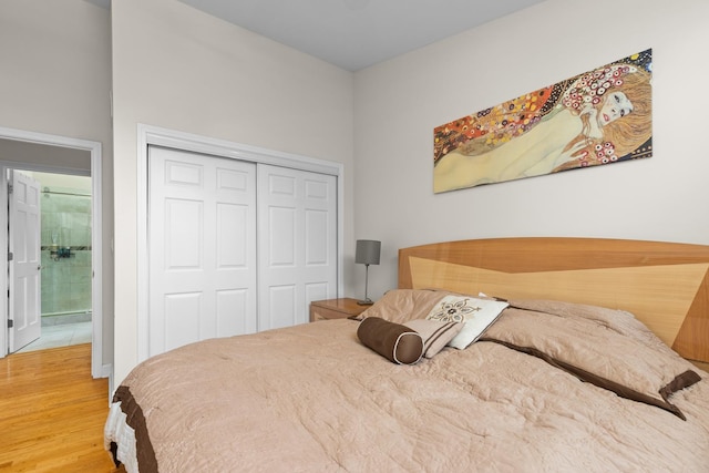 290 Knox Park Rd, Lake Zurich, IL 60047 - bedroom featuring a closet and wood finished floors