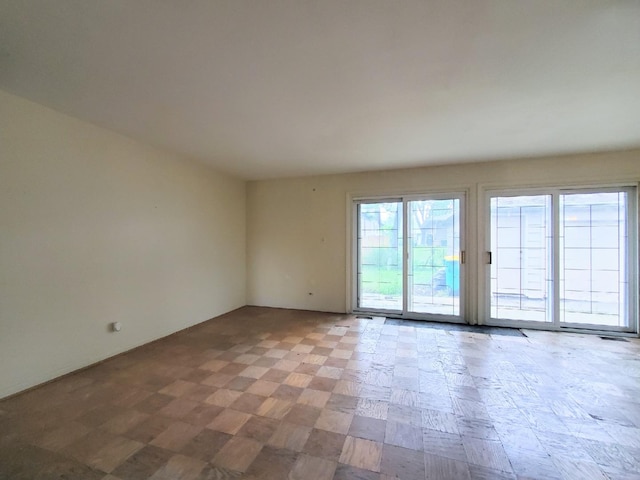 595 W Elk Grove Blvd, Elk Grove Village, IL 60007 - view of empty room