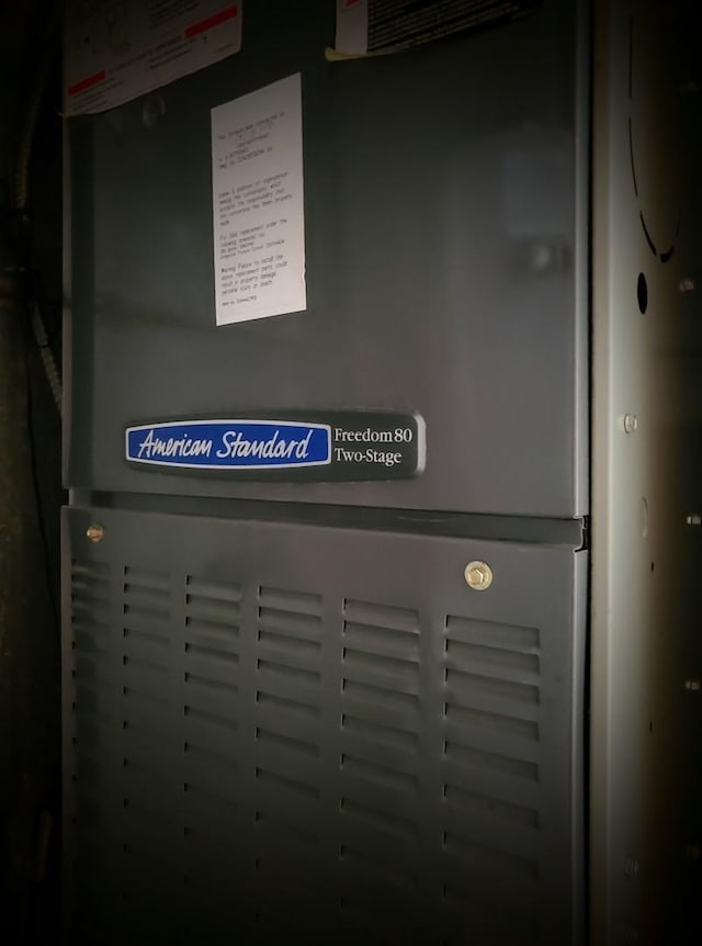 595 W Elk Grove Blvd, Elk Grove Village, IL 60007 - detailed view of heating unit