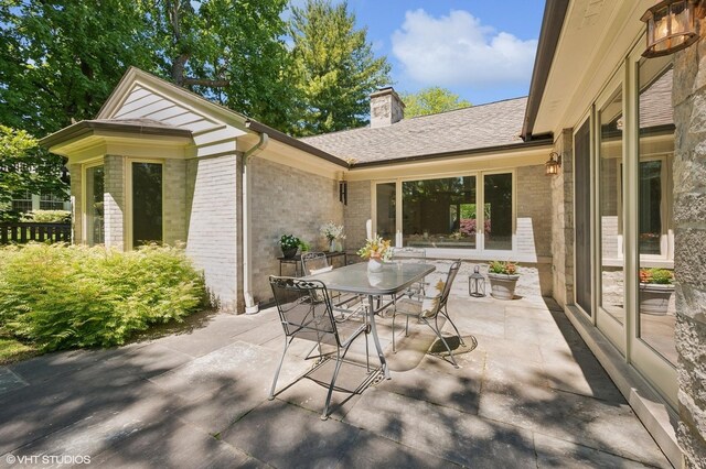 622 Kenilworth Ave, Kenilworth, IL 60043 - view of patio / terrace with outdoor dining space