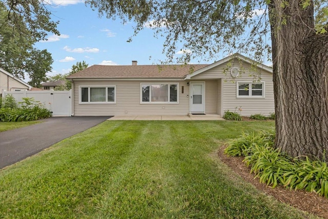 8255 Lockwood Ave, Burbank, IL 60459 - single story home featuring a gate, a patio area, and driveway