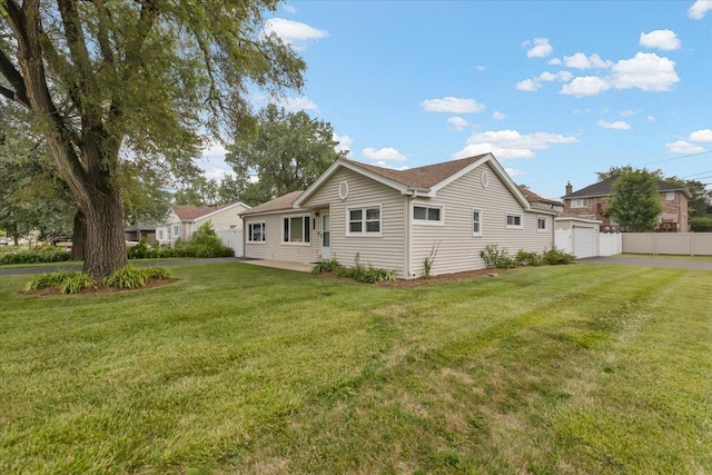 8255 Lockwood Ave, Burbank, IL 60459 - rear view of house with driveway