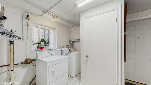 8824 Cherry Ave, River Grove, IL 60171 - laundry area featuring washer and clothes dryer