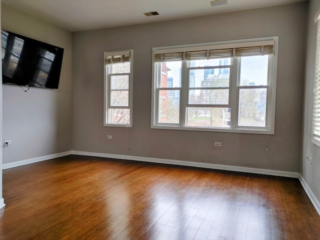 331 E 17th St, Chicago, IL 60616 - unfurnished room with wood finished floors