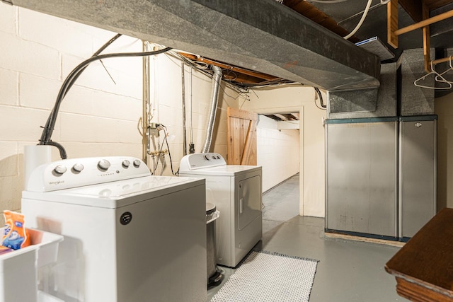 817 Meadow Ln, Sycamore, IL 60178 - washroom with washer and clothes dryer and concrete block wall