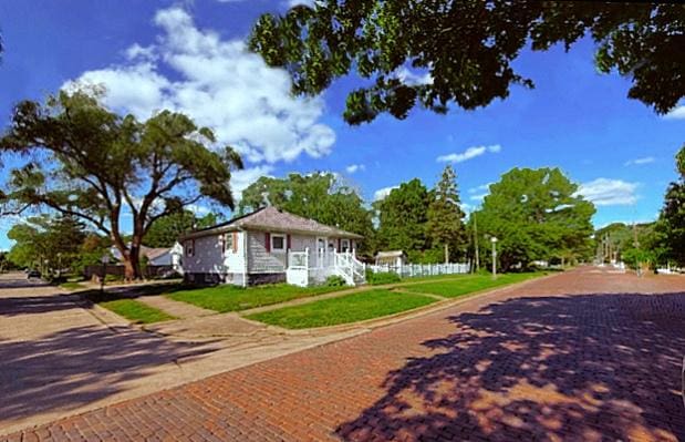 902 E Illinois St, Urbana, IL 61801 - photo 1