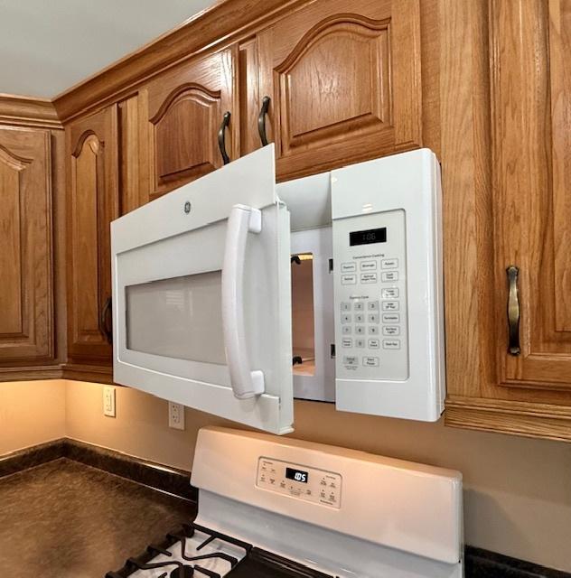 902 E Illinois St, Urbana, IL 61801 - photo 72