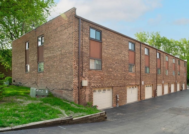 11104 O Gorman Dr Unit 41B, Palos Hills, IL 60465 - view of side of property with brick siding