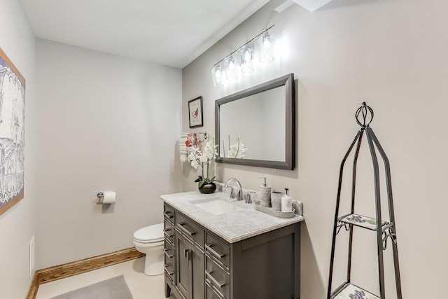 2333 N Spaulding Ave, Chicago, IL 60647 - bathroom with vanity and toilet
