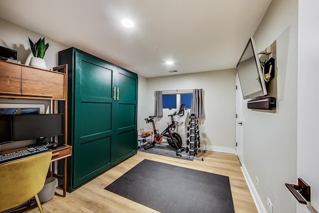2136 W Schiller St Unit 1R, Chicago, IL 60622 - exercise area with light wood finished floors and recessed lighting