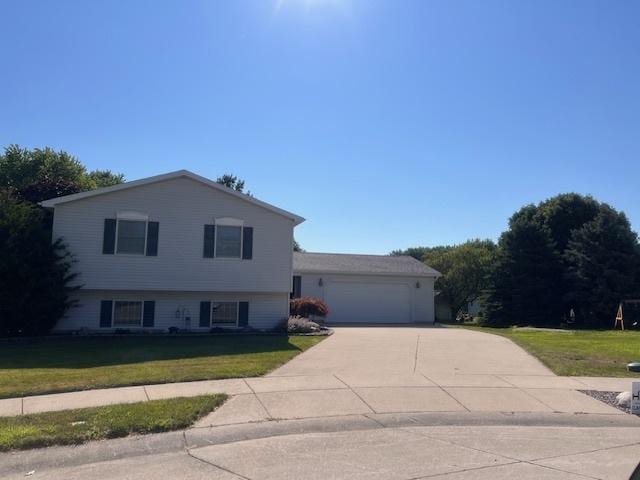 48 Kirkwood Dr, Clinton, IL 61727 - photo 1