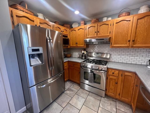 48 Kirkwood Dr, Clinton, IL 61727 - photo 3