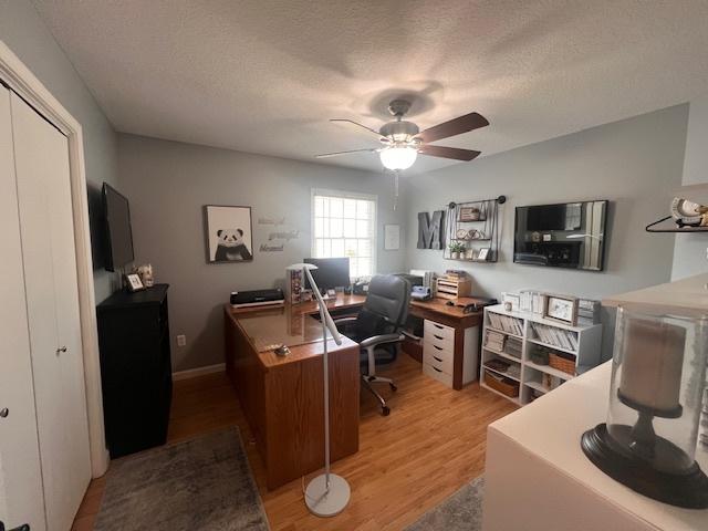 48 Kirkwood Dr, Clinton, IL 61727 - photo 5