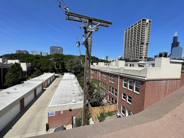 1027 W Vernon Park Pl Unit B, Chicago, IL 60607 - city view