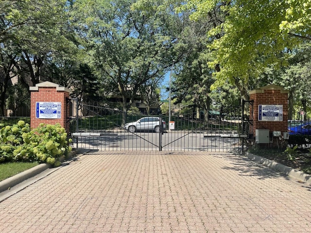 1027 W Vernon Park Pl Unit B, Chicago, IL 60607 - view of gate