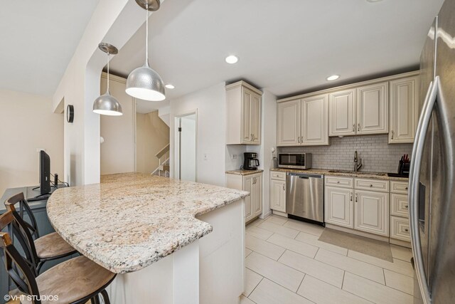 813 Shawnee Trl, Roselle, IL 60172 - photo 8