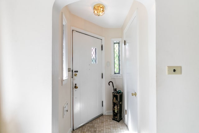 400 Selborne Rd, Riverside, IL 60546 - foyer entrance featuring baseboards and arched walkways