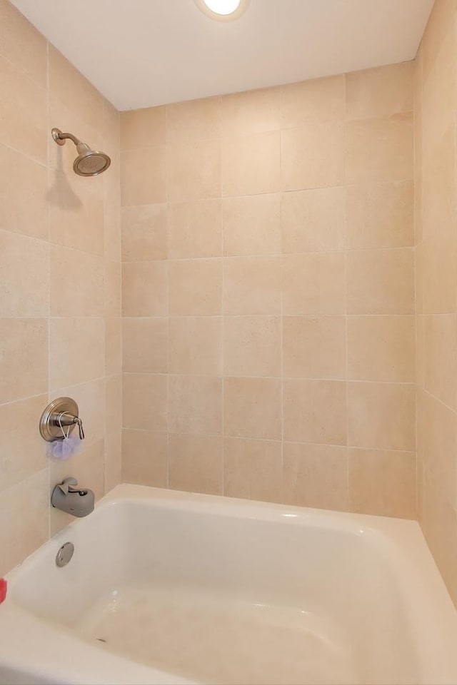 6067 N Oconto Ave, Chicago, IL 60631 - full bathroom with washtub / shower combination
