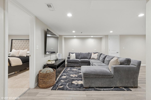 588 Glendale Ave, Glen Ellyn, IL 60137 - living area with wood finished floors and recessed lighting