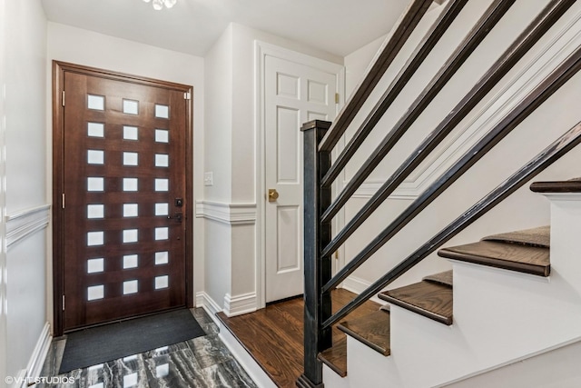 261 Woodstock Ave, Glen Ellyn, IL 60137 - entrance foyer with stairway and baseboards