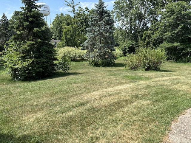 832 Oak Manor Dr, Marengo, IL 60152