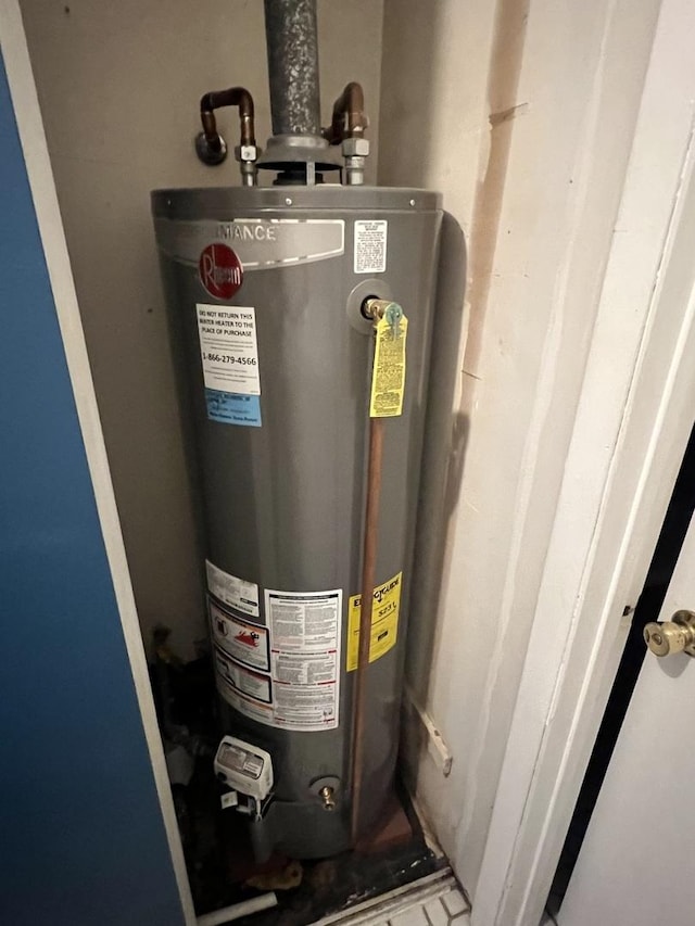 2350 Carnation Dr Unit 4, Crest Hill, IL 60403 - utility room with water heater