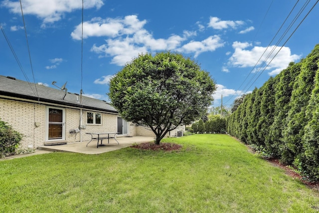 835 Tomawadee Ln, Park Ridge, IL 60068 - view of green lawn with a patio