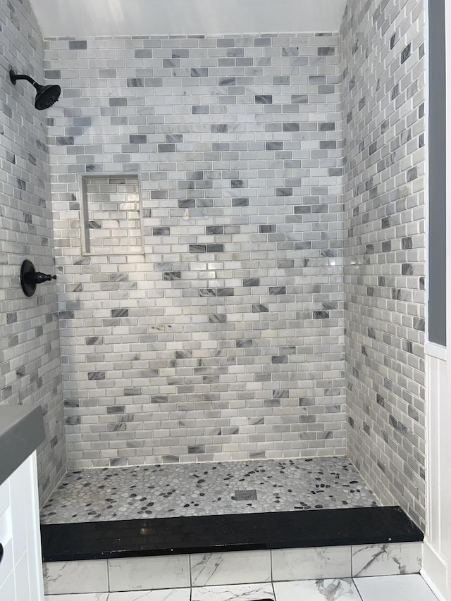 2472 Worthington Dr, Aurora, IL 60506 - full bathroom with a tile shower
