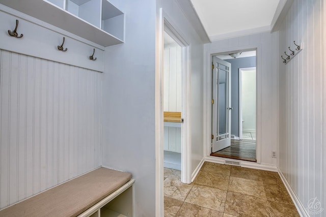 28426 W Lindbergh Dr, Barrington, IL 60010 - mudroom with baseboards
