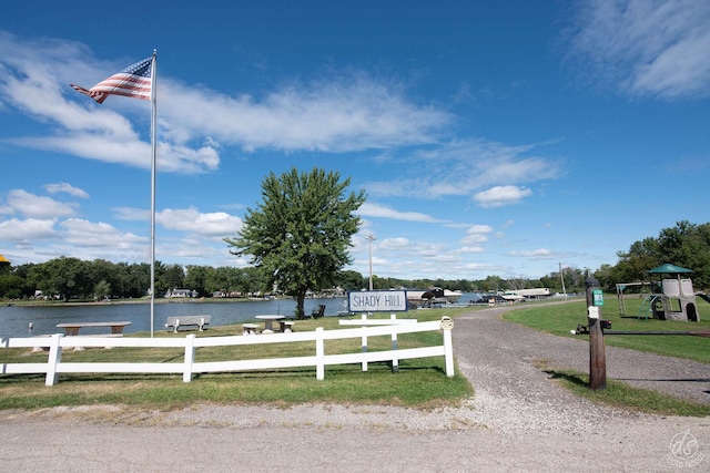 28426 W Lindbergh Dr, Barrington, IL 60010 - view of property's community with a water view