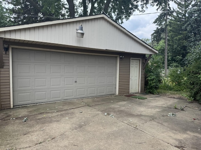 308 Old Indian Trl, Aurora, IL 60506 - view of detached garage