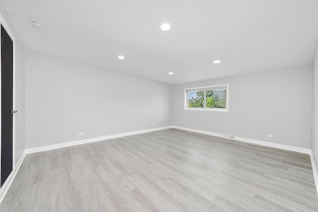 49 Stacy Ct, Glenview, IL 60025 - empty room featuring wood finished floors, a smoke detector, and recessed lighting