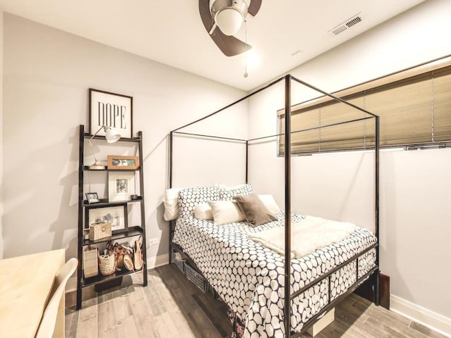 3743 N Kenmore Ave Unit 1, Chicago, IL 60613 - bedroom with wood finished floors and baseboards