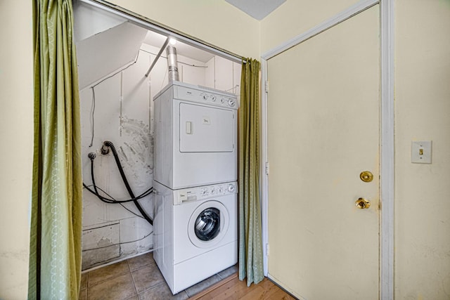 29W409 White Oak Dr, Warrenville, IL 60555 - washroom with stacked washing machine and dryer
