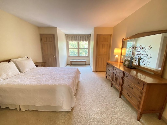 1920 Waverly Cir, Saint Charles, IL 60174 - bedroom featuring light carpet