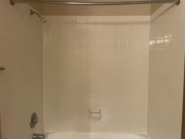 124 White Oak Ct Unit 2, Schaumburg, IL 60195 - bathroom with tub / shower combination
