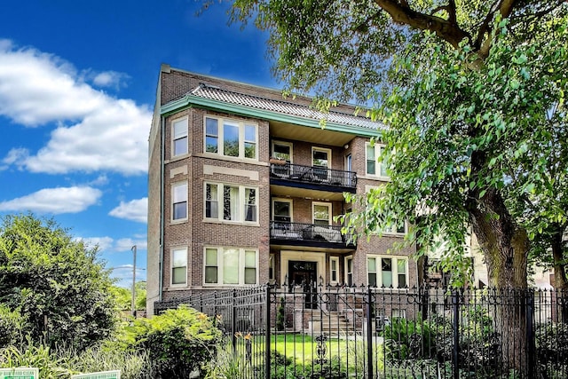 6415 S Kimbark Ave Unit 3, Chicago, IL 60637 - view of property with a fenced front yard