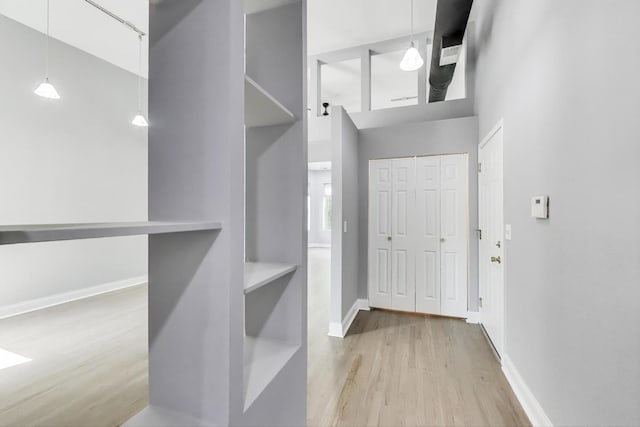 6415 S Kimbark Ave Unit 3, Chicago, IL 60637 - spacious closet featuring light wood-style floors and a high ceiling