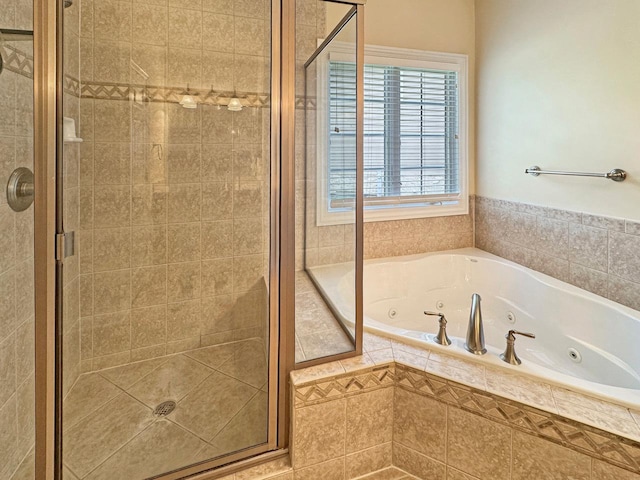 807 Wedgewood Ct, Lindenhurst, IL 60046 - full bath featuring a shower stall and a jetted tub