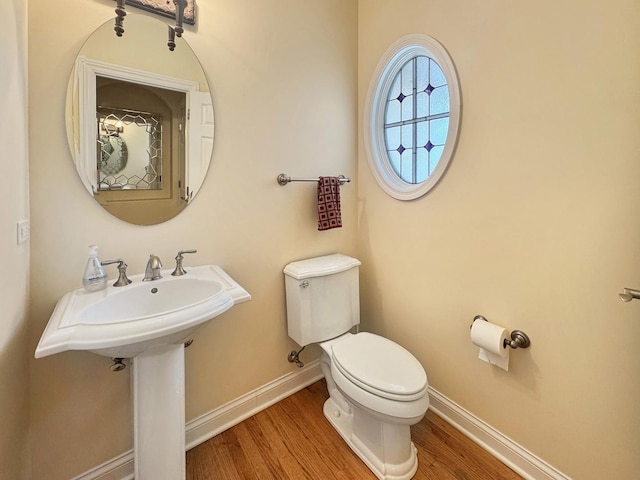807 Wedgewood Ct, Lindenhurst, IL 60046 - bathroom with wood finished floors