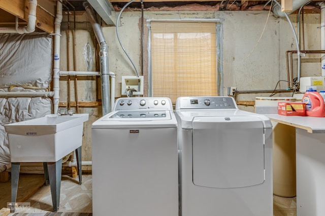 2326 Woodhill Ct, Plainfield, IL 60586 - laundry area with washing machine and clothes dryer