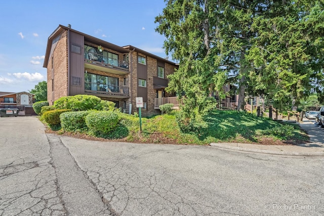 61 W Pier Dr Unit 201, Westmont, IL 60559 - view of property